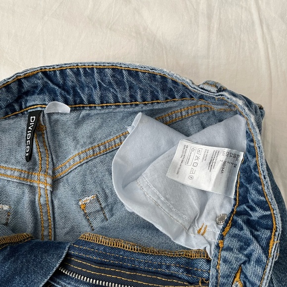 H&M Divided Vintage High Waist Denim Shorts - Picture 8 of 8